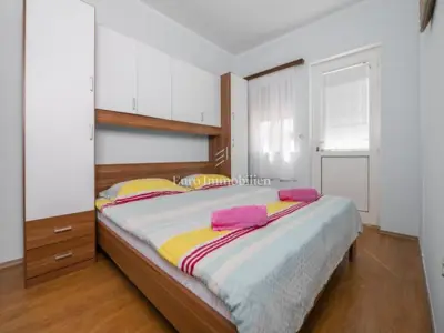 Kuća 198 m², Labin - prizemnica s bazenom i zelenilom - 9