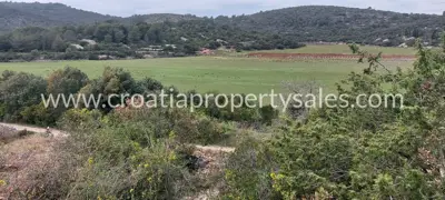 Landwirtschaftsfläche 7.490 m², Vis - Privatsphäre und Aussicht - 7