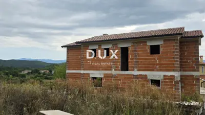 House 180 m², Pićan - pool and landscape view - 9