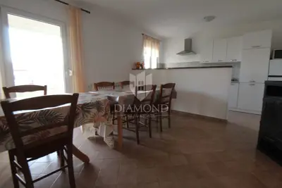 House 240 m², Barban - spacious yard near the sea - 4