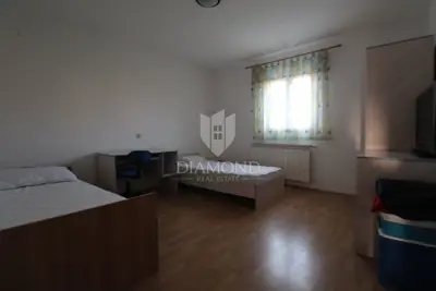 House 240 m², Barban - spacious yard near the sea - 13