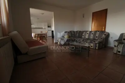House 240 m², Barban - spacious yard near the sea - 8