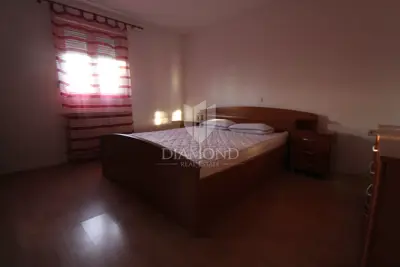 House 240 m², Barban - spacious yard near the sea - 10