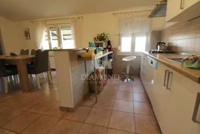 House 240 m², Barban - spacious yard near the sea - 20