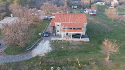 House 240 m², Barban - spacious yard near the sea - 2