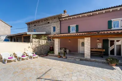 House 90 m², Svetvinčenat - quiet location near Pula - 2
