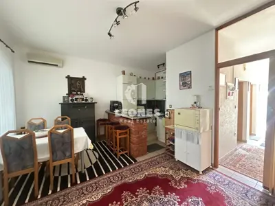 House in Novigrad, sea view and three apartments - 14