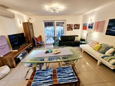Apartman s okućnicom, blizu centra i mora - Malinska - 4
