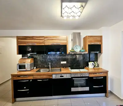 Apartman s okućnicom, blizu centra i mora - Malinska - 8