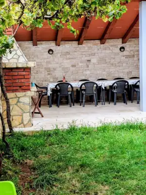 Kuća 250 m², Medulin - 3 apartmana i terasa - 4