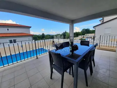 Vila u Rabcu, 182 m², pogled na more i bazen - 7