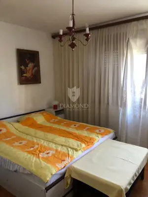 Prostrana obiteljska kuća s velikom okućnicom u idiličnom prirodnom ok - 16