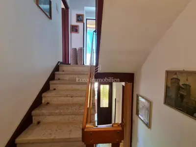 Kuća s velikom okućnicom u okolici Pule - 8