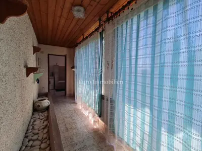 Kuća s velikom okućnicom u okolici Pule - 11