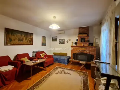 Kuća s velikom okućnicom u okolici Pule - 6
