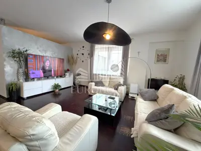 Stan, Stenjevec, 1. kat, 3 spavaće sobe i lođa