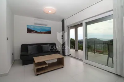 Stan 60 m², Bribir - pogled na more i dvije terase - 3
