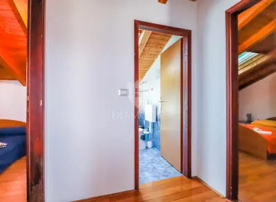 Stan 79 m², Rovinj centar - 3 spavaće sobe i terasa - 8