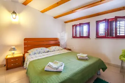 Stan 79 m², Rovinj centar - 3 spavaće sobe i terasa - 9