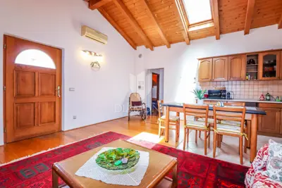 Stan 79 m², Rovinj centar - 3 spavaće sobe i terasa - 5