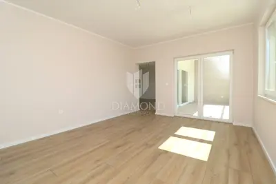 Stan 113 m², Poreč - 3 spavaće sobe, 3 kupaonice