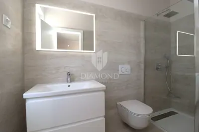Stan 113 m², Poreč - 3 spavaće sobe, 3 kupaonice - 6