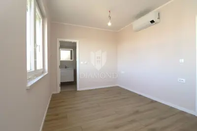 Stan 113 m², Poreč - 3 spavaće sobe, 3 kupaonice - 8