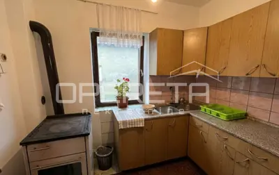 Familienhaus mit Hof in Madaraševcu - 2