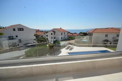 Vila 400 m², Krk - pogled na more i bazen - 14