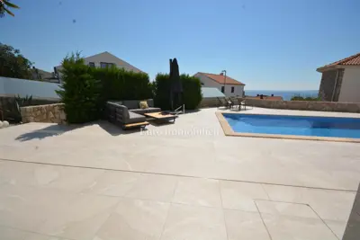 Vila 400 m², Krk - pogled na more i bazen - 5