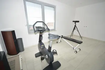 Vila 400 m², Krk - pogled na more i bazen - 18
