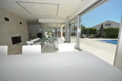 Vila 400 m², Krk - pogled na more i bazen - 8