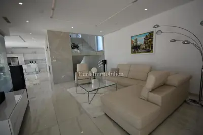Vila 400 m², Krk - pogled na more i bazen - 13