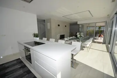 Vila 400 m², Krk - pogled na more i bazen - 10