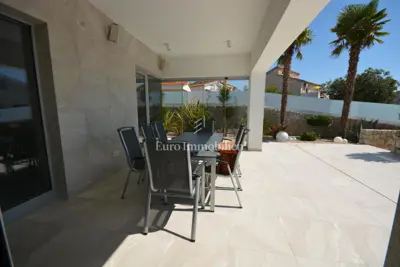 Vila 400 m², Krk - pogled na more i bazen - 6