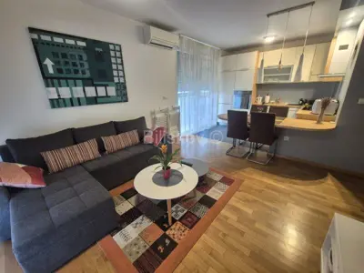 Stan 78 m², Jarun, uz jezero i vrt 128 m²