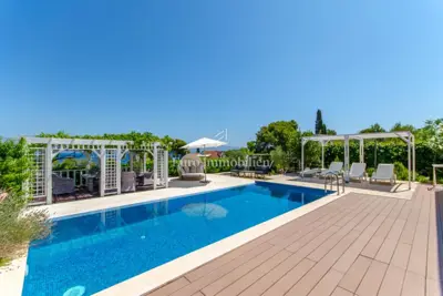 House for sale in Otok Brač, 77 m² - 2