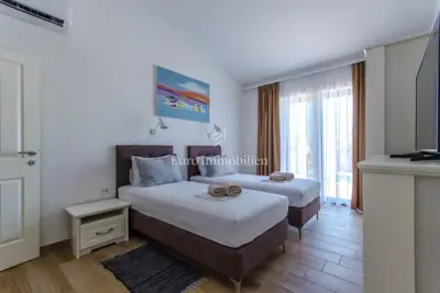 House for sale in Otok Brač, 77 m² - 11