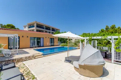 House for sale in Otok Brač, 77 m² - 4