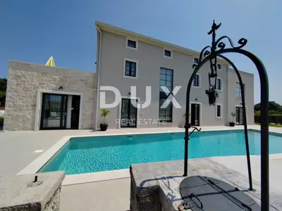 Villa 320 m², Poreč - 5 Schlafzimmer und 5 Badezimmer - 12