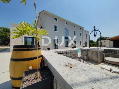 Villa 320 m², Poreč - 5 Schlafzimmer und 5 Badezimmer - 17