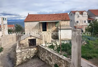 Kamena kuća, Otok Brač - blizu mora i centra