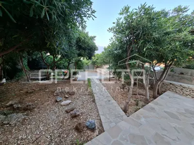 Kamena vila 400 m², Povlja na Braču, prvi red do mora - 13