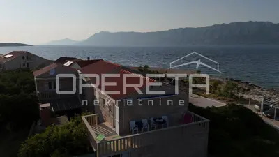 Steinvilla 400 m², Povlja auf Brač, erste Reihe zum Meer
