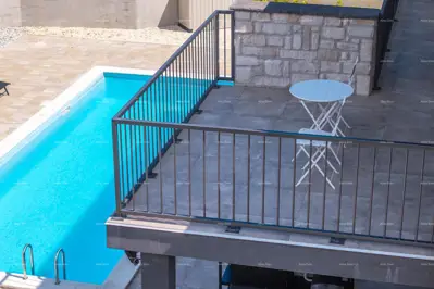 Kuća u Raklju, 400 m od centra, s bazenom i vrtom - 9