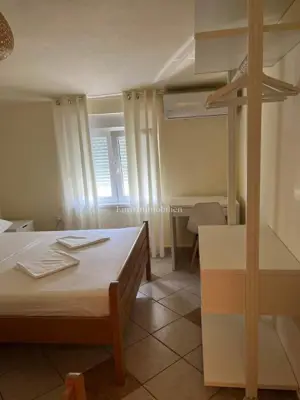 Apartmenthaus 250 m², Vir - 60 m vom Meer - 12