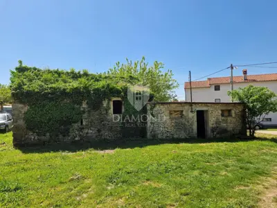 Stone house 100 m², Labin - for renovation