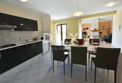 Haus 140 m², Sveti Lovreč - Pool und Terrasse - 9