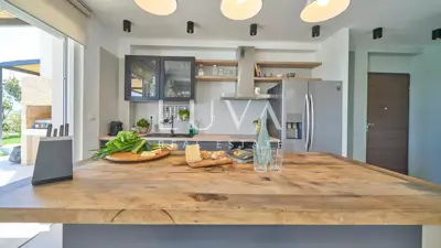 Vila 180 m², Kaštel Novi - bazen i privatnost - 22