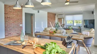 Vila 180 m², Kaštel Novi - bazen i privatnost - 16